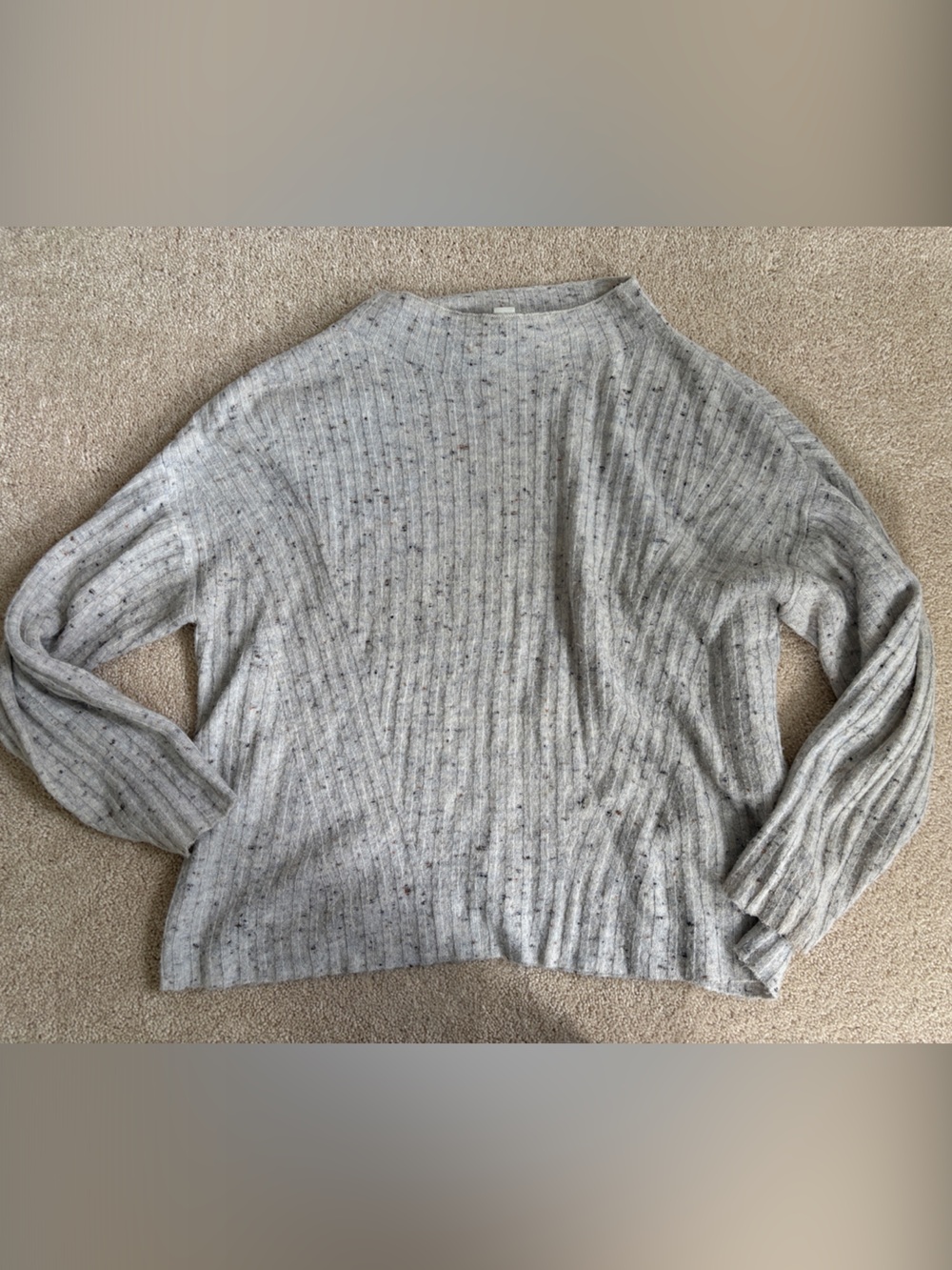 Old Navy Light Gray Speckled Ribbed Crewneck Sweater